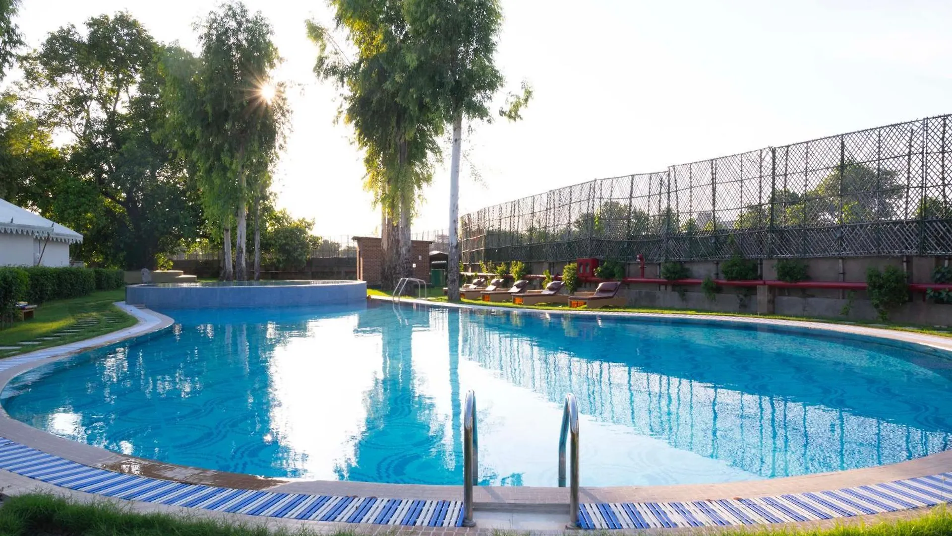 ***** Resort Om Vilas Benares, Varanasi India