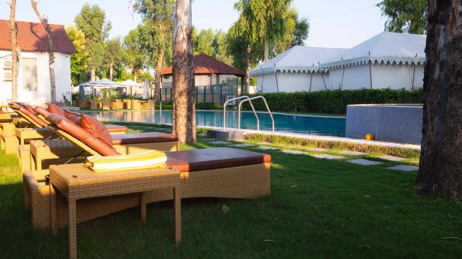 ***** Resort Om Vilas Benares, Varanasi India