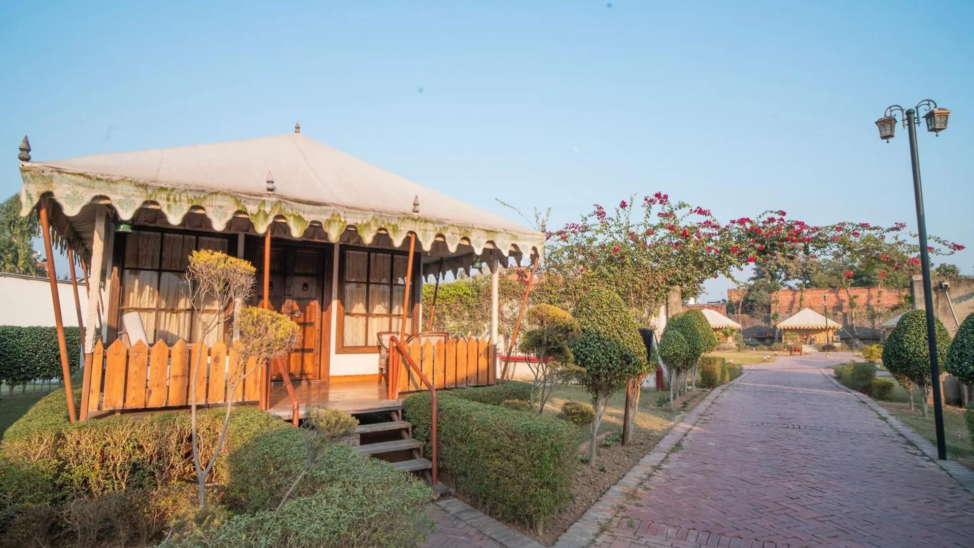 Om Vilas Benares, Varanasi